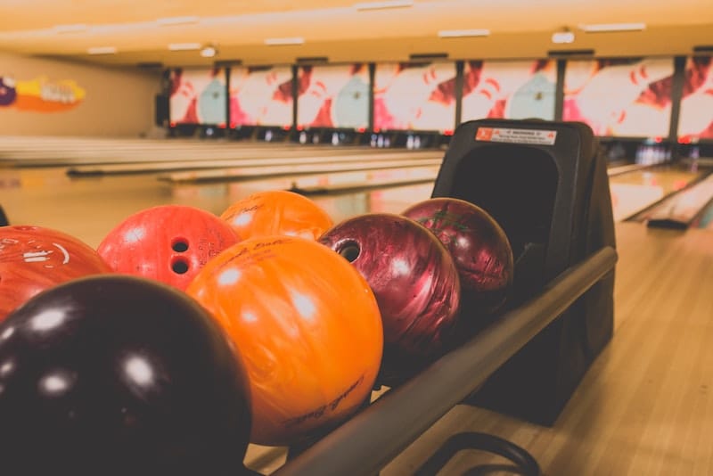 bowling-balls-on-rack