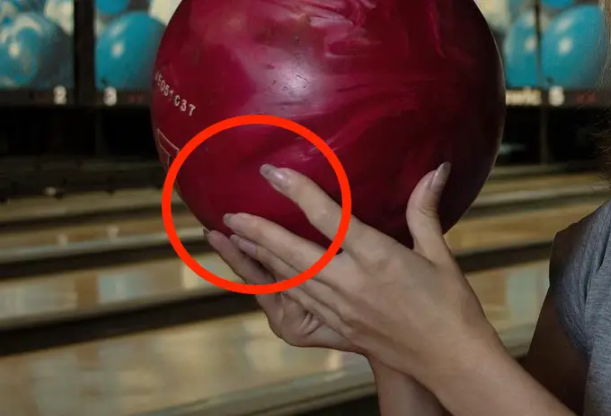 bowling-with-long-nails